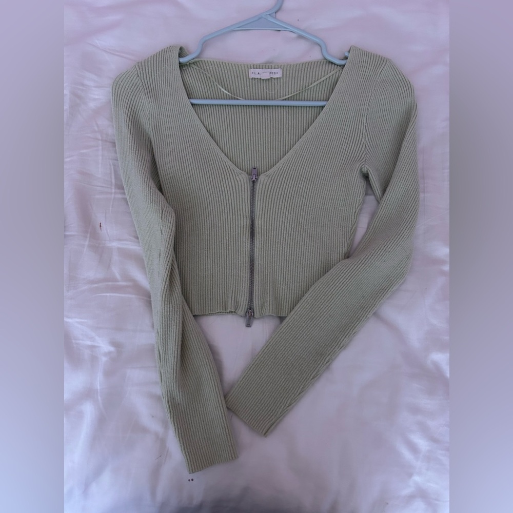 green zip ribbed top from pacsun